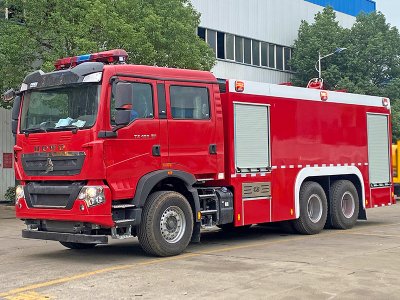 重汽豪沃消防車