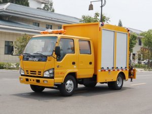 五十鈴帶吊救險車